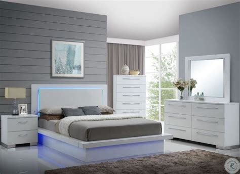 Sapphire High Gloss White Laminate Platform Bedroom Set From New