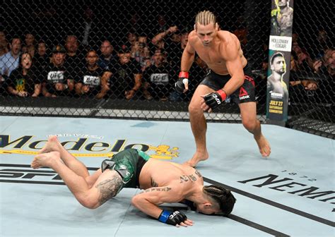 Stats And Highlights: Urijah Faber Knocks Out Ricky Simon At UFC Sacramento