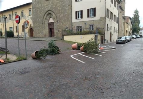 Sansepolcro Atti Di Vandalismo Nella Notte Sindaco Innocenti Atto