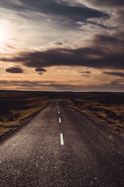 50,000+ Best Lonely Road Photos · 100% Free Download · Pexels Stock Photos