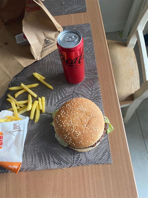 10 Sene Önceki Çocuk Menüsüne Büyük Boy Menü Diyen Burger King Şikayetvar