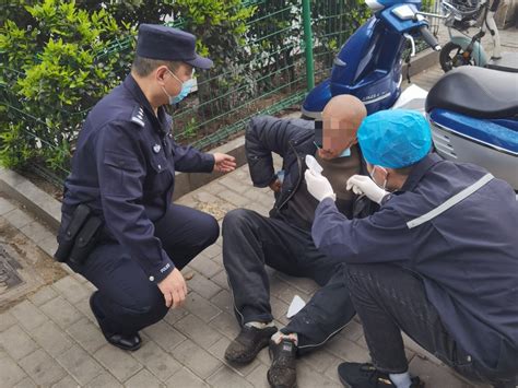 七旬老人低血糖摔倒路边 巡逻民警上演“史上最快出警” 半岛网