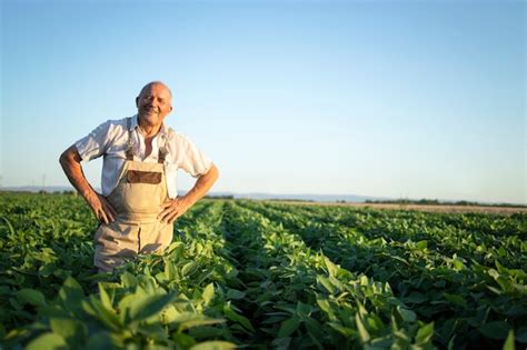 Porträt des hochrangigen fleißigen Landwirt Agronomen der im