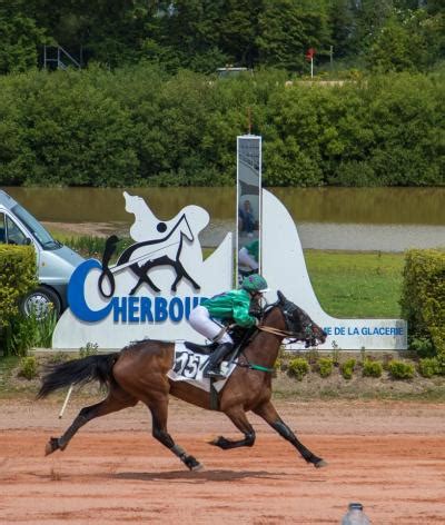 L Hippodrome De Cherbourg Dans La Manche S Engage Pour L