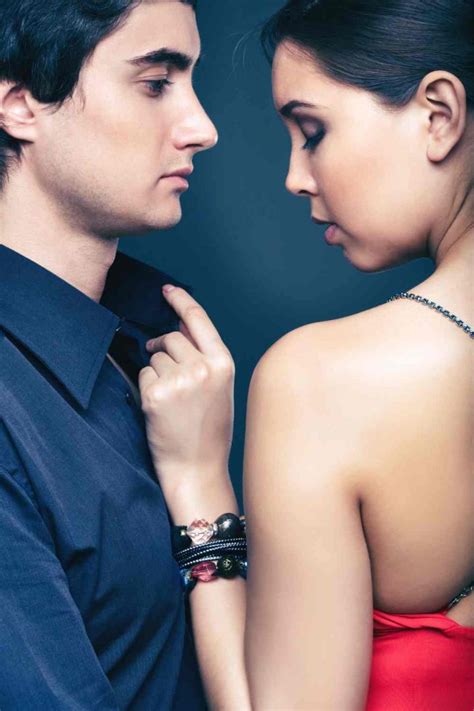 8 Obvious Signs Of Sexual Tension Between Friends Love Pavillion