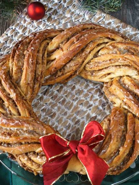 Sweet Nut Holiday Bread Wreath Story Hostess At Heart