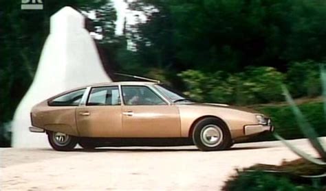 IMCDb org 1975 Citroën CX 2000 Série 1 in Les innocents aux mains