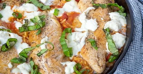 Easy One Pan Caprese Chicken Recipe 2023 AtOnce