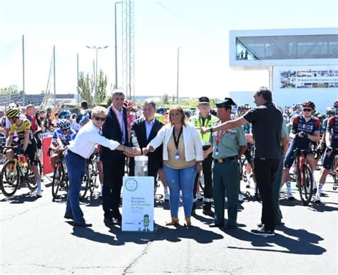 Ecopilas Celebra El D A Europeo Del Reciclaje De Pilas En La Vuelta