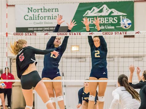 Volleyball Chico State Sweeps Cal State Monterey Bay 26 2 Flickr