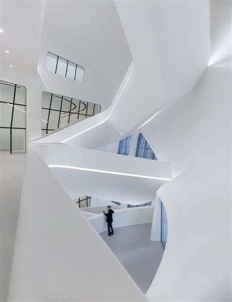 Dongdaemun Design Plaza / Zaha Hadid Architects | ArchDaily