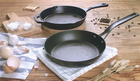 Carbon Steel Vs Cast Iron Pans Differences Explained Recipes Net