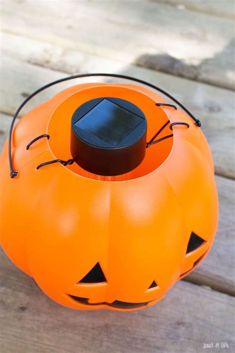 DIY Solar Powered Halloween Lights Made With Pumpkin Pails Halloween