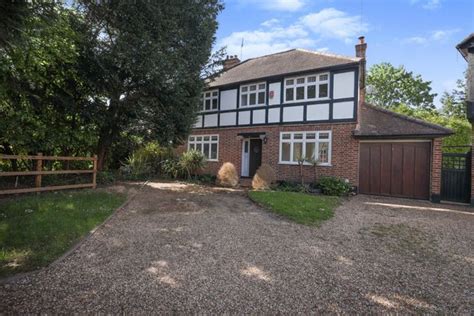 Moss Lane Pinner Middlesex Ha5 3 Bedroom Detached House For Sale