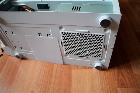 Обзор компьютерного корпуса Powercase Mistral Evo White