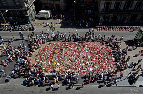 Dos Sospechosos Del Ataque En Barcelona Son Acusados Formalmente De