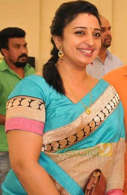 Indian Hot Actress Sona Nair Hot In Saree