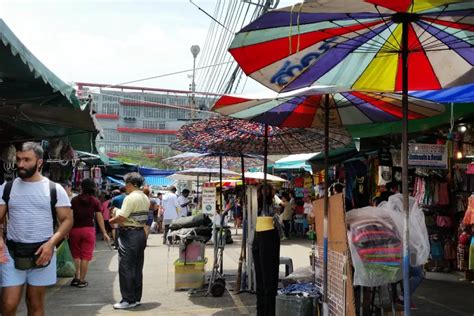 Menengok Pasar Chatuchak Bangkok Pusat Perbelanjaan Terbesar Di Asia