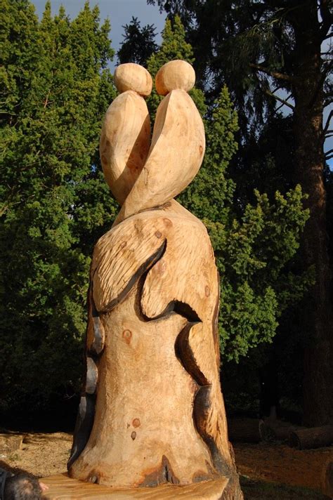 kettensägenkunst holzskulpturen garten hochzeit verliebte