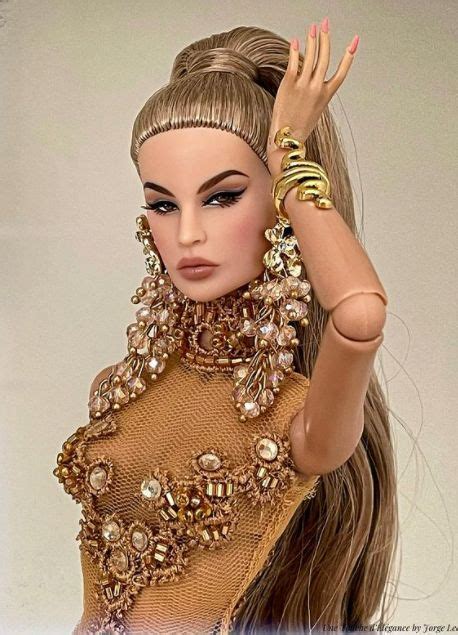 Pin By Zaida Guerrero On Muñecas Barbara Beautiful Barbie Dolls Fashion Royalty Dolls Dress