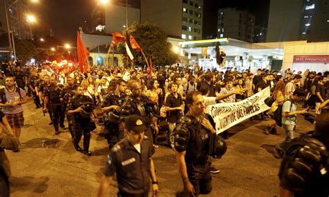 Manifestação contra a violência nas favelas do Rio reúne cerca de 150