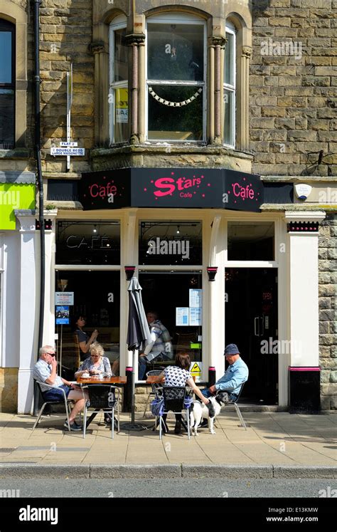 Buxton Derbyshire England Uk People Sitting Outside The Stars Cafe