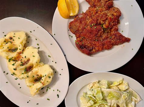 Sznycel wiedeński Wiener Schnitzel tradycyjny austriacki przepis