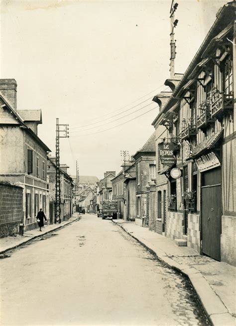 Photos Et Carte Postales Anciennes Du Neubourg Mairie Du Neubourg Et