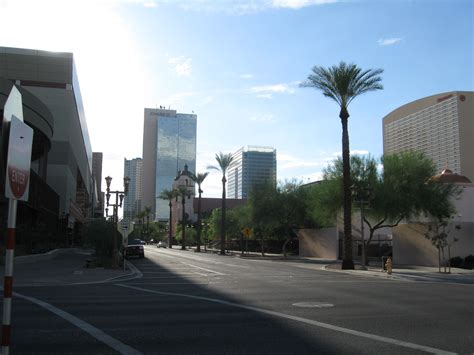 Tour guides explain how Chase Field stadium Phoenix cooling works 16