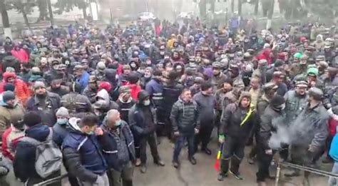 Minerii de la Lupeni au renunţat la protest după ce ministrul Energiei