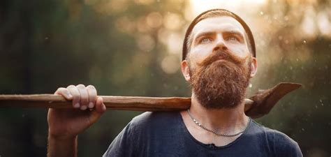 Ученые узнали, зачем мужчины растят бороды
