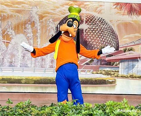 Walt Disney Goofy Character