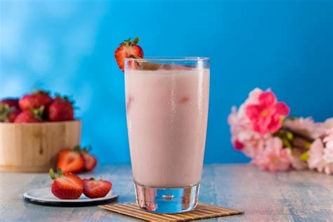 Agua Fresca De Horchata Con Fresa