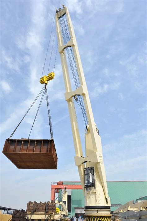 Buy Ship Folding Jib Deck Crane For Lifting Cargo From Sea T T T