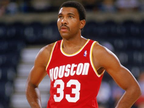 Ex-Houston Rockets Star Robert Reid Dead At 68