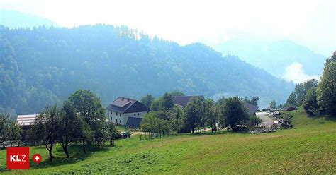 Eisenkappel Vellach Der Miklaus Aus Der Alten Holztruhe