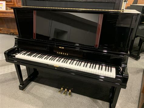 Pianino Yamaha UX5 Sostenuto Pedal - PianoExpert