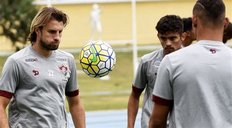 Levir Comanda Treino T Tico E Define Titulares Fluminense Ltimas