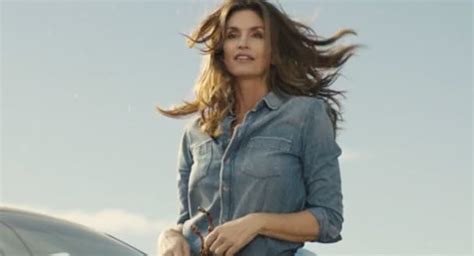 Cindy Crawford Returns As The Face Of Pepsi In Brand’s Super Bowl Spot ...