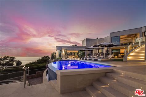 1189 Acre Hillside Estate Overlooking The Pacific Ocean In Laguna