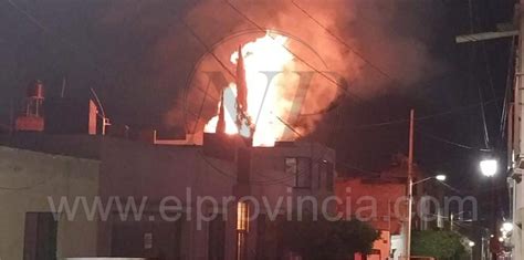 BOMBEROS DE PROTECCIÓN CIVIL MUNICIPAL SOFOCAN EL INCENDIÓ DE DOS