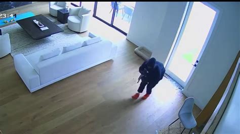 Brazen Burglary Caught On Camera In The San Fernando Valley Nbc Los Angeles