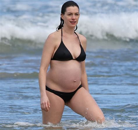 Pregnant ANNE HATHAWAY In Bikini At A Beach In Hawaii 01 03 2016