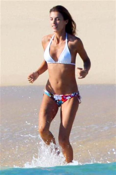 Elisabetta Canalis Showing Her Ass In Oops Situation With Her Bikini