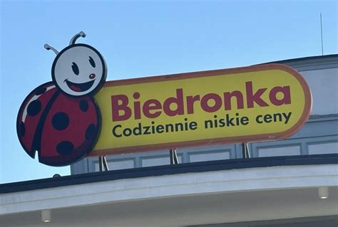 Wielka wyprzedaż w Biedronce Sprawdź co możesz kupić taniej