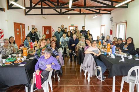 Los Barrios Celebraron El Mes De Las Maternidades Con Un Bingos Musicales