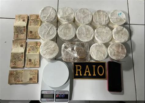 Polícia desmantela ponto de distribuição de drogas em Crateús Blog do