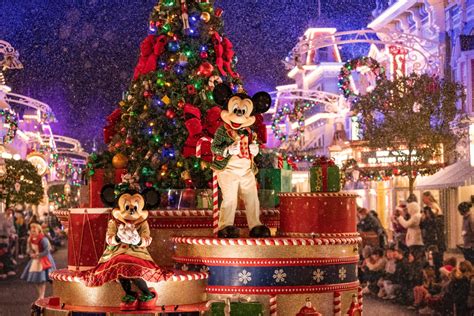 Mickey S Very Merry Christmas Party At Magic Kingdom Crazy