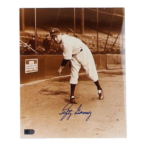 Lefty Gomez Signed Yankees 8x10 Photo AIV Pristine Auction