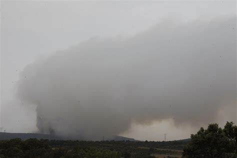 El incendio de Zamora arrasa ya 20 000 hectáreas y ocupa un perímetro